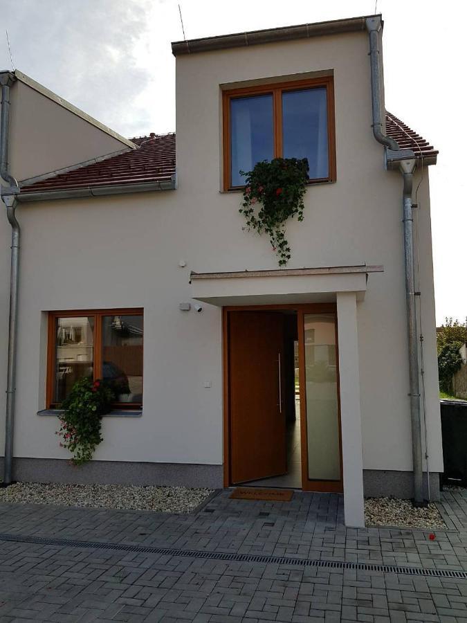 Veritas House Mikulov Exteriör bild